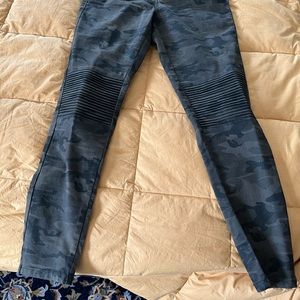 Dex Size 28 Camo Skinny Jeans